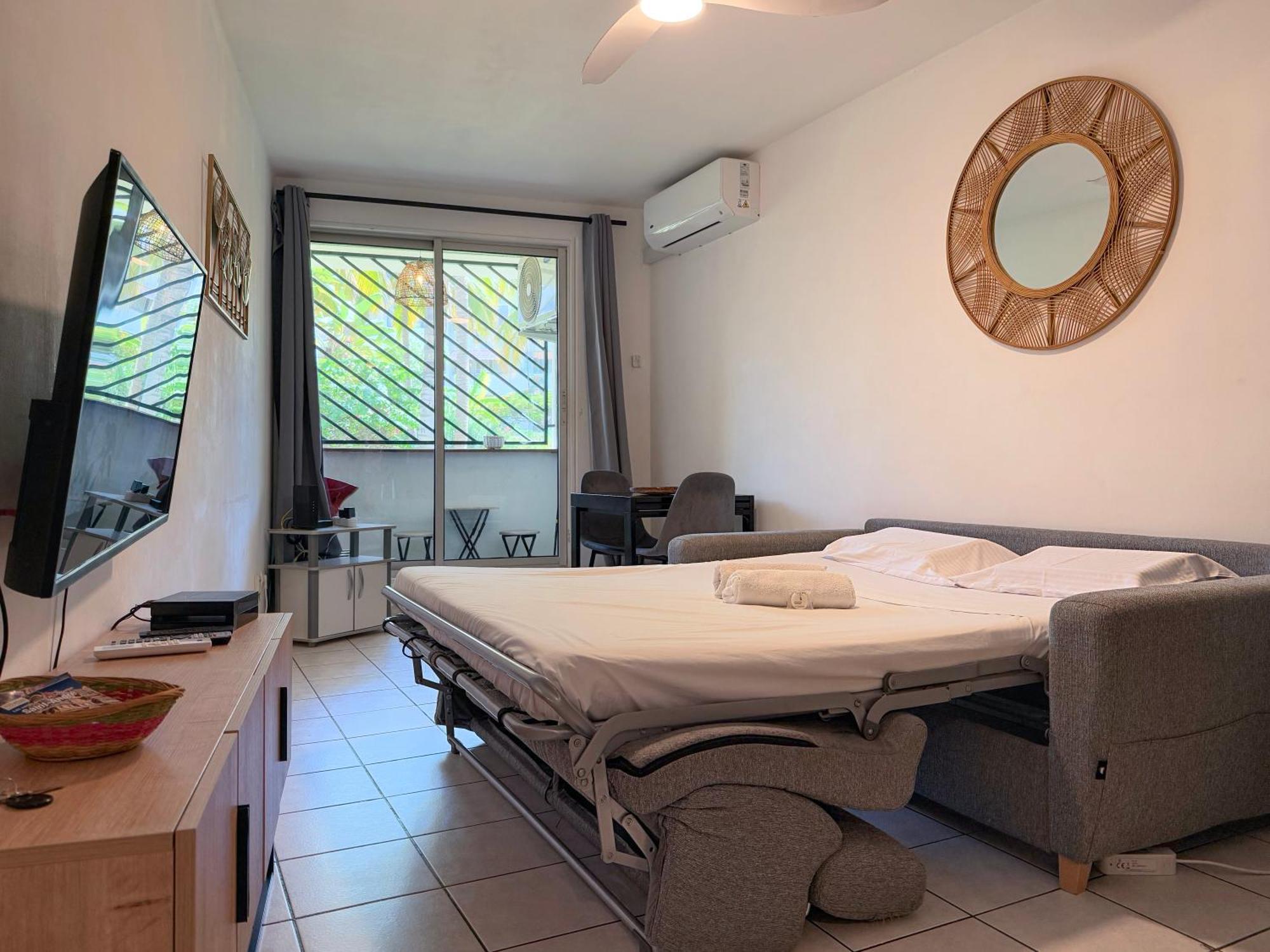 Le Ti Canbou - Studio - Pres De La Plage -By Sister Home Saint-Gilles-les Bains Esterno foto
